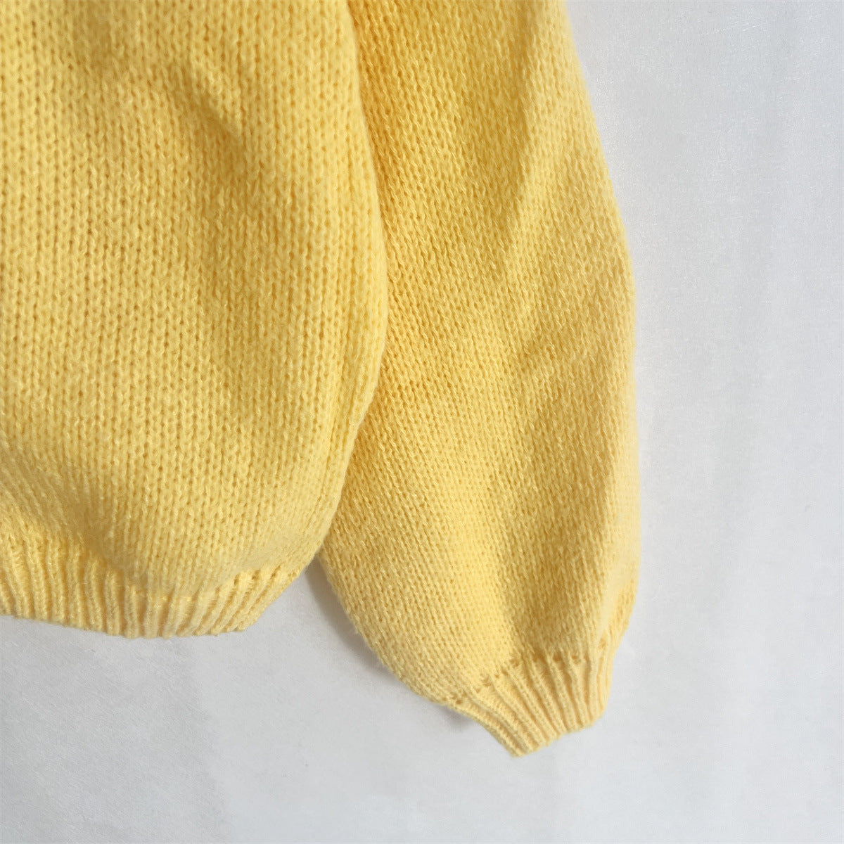 Cardigan Unisex Girocollo con Lacci in Maglia
