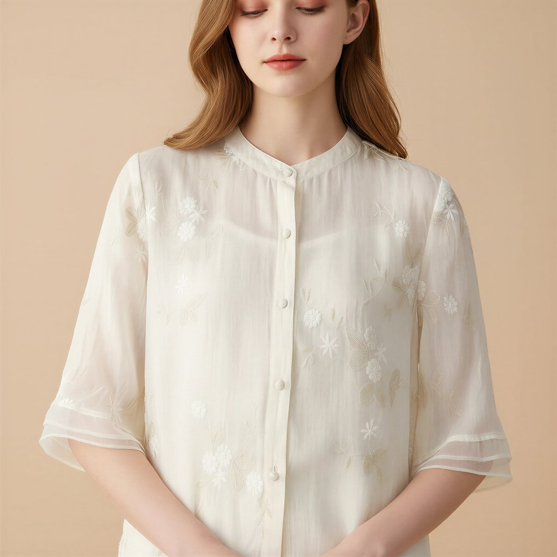 Donna in Organza Ricamato Floreale Elegante - Vesarelli