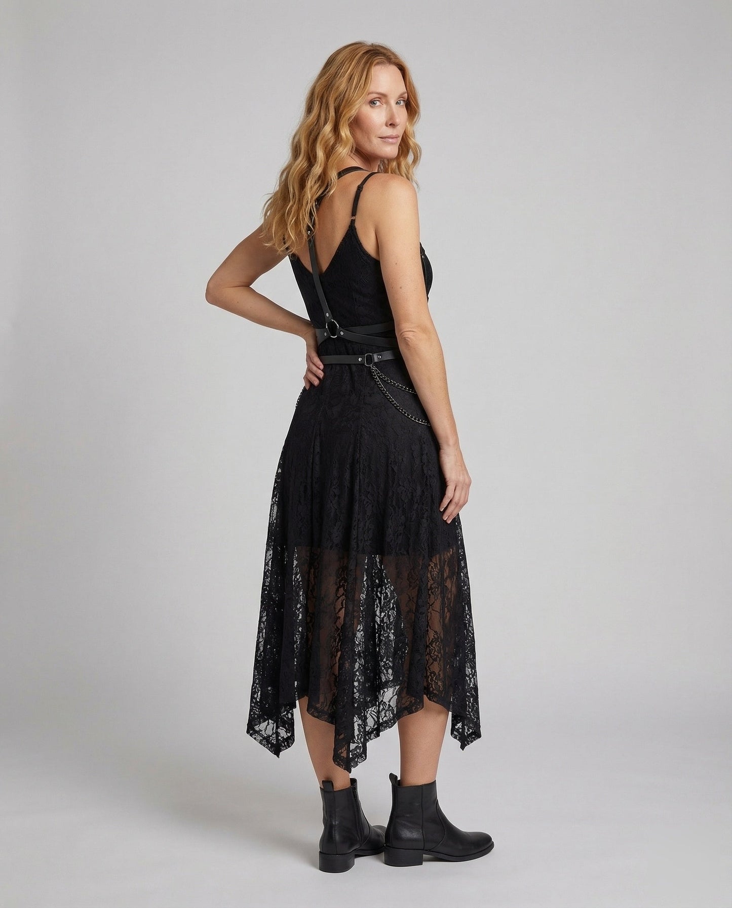 Abito Mini Donna in Pizzo Stile Gothic O-Ring - Brentozzi