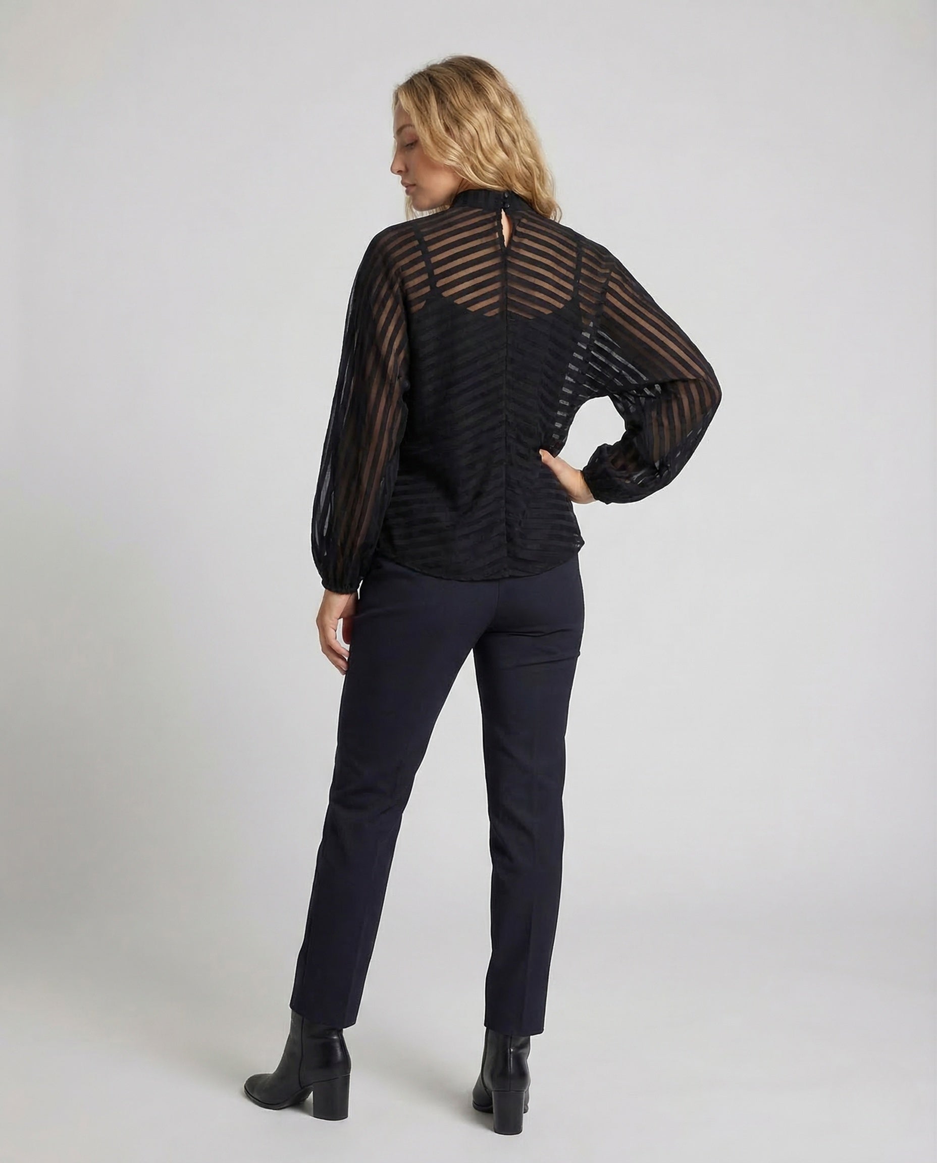 Product 15533338231114 - back_view
