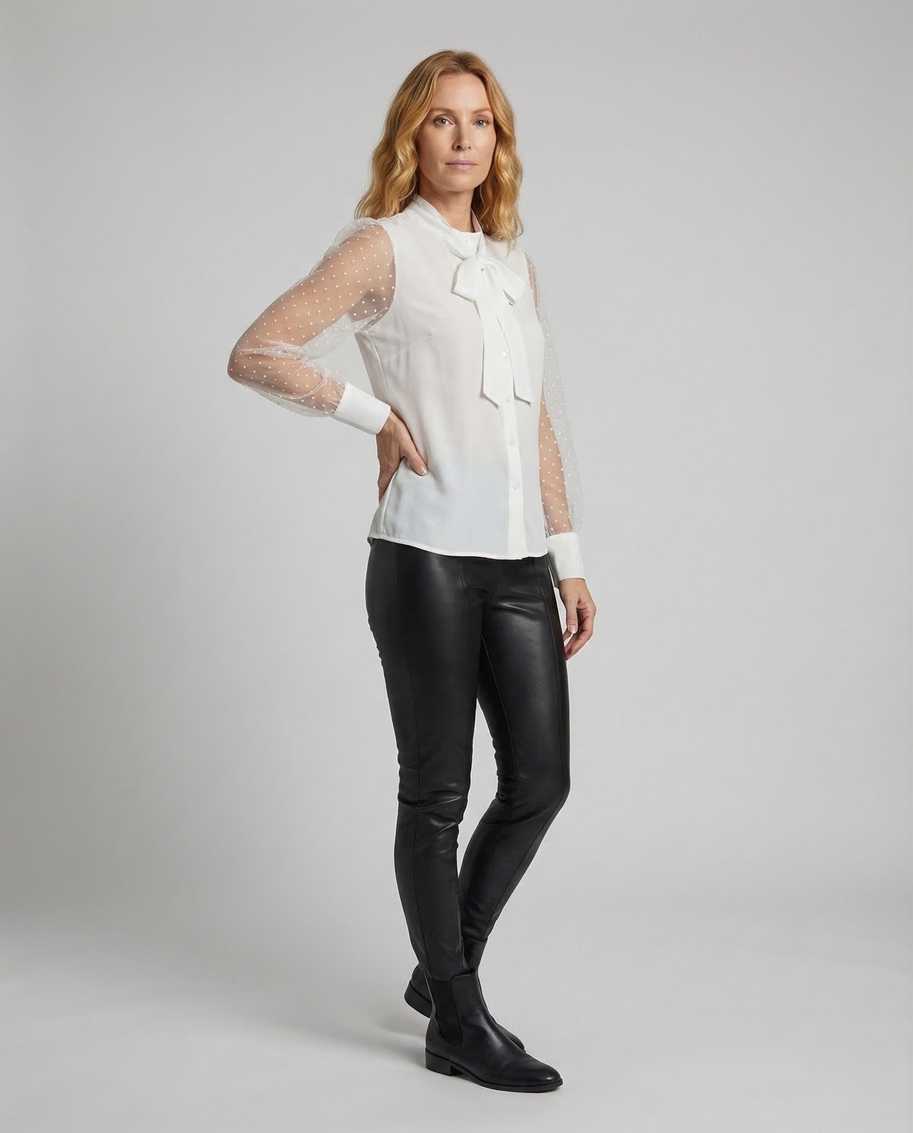 Blusa Donna in Chiffon Collo con Fiocco e Perle - Brentozzi