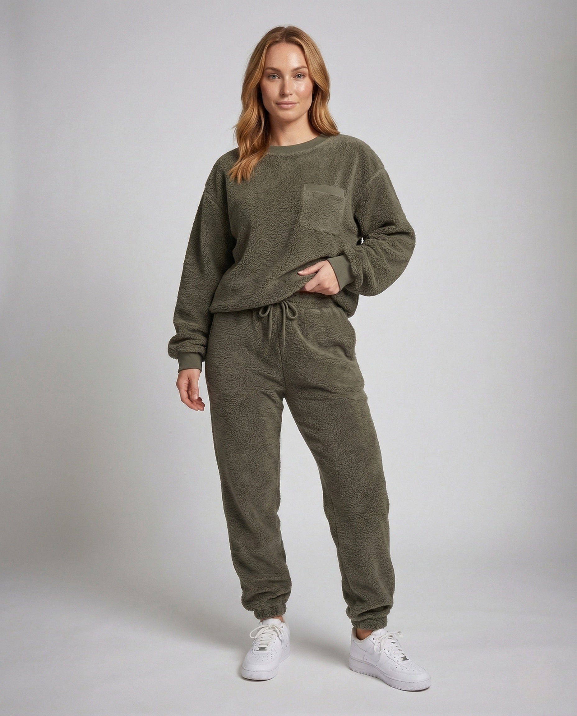 Completo Lounge Donna in Chenille Maglia e Pantaloni Jogging - Brentozzi