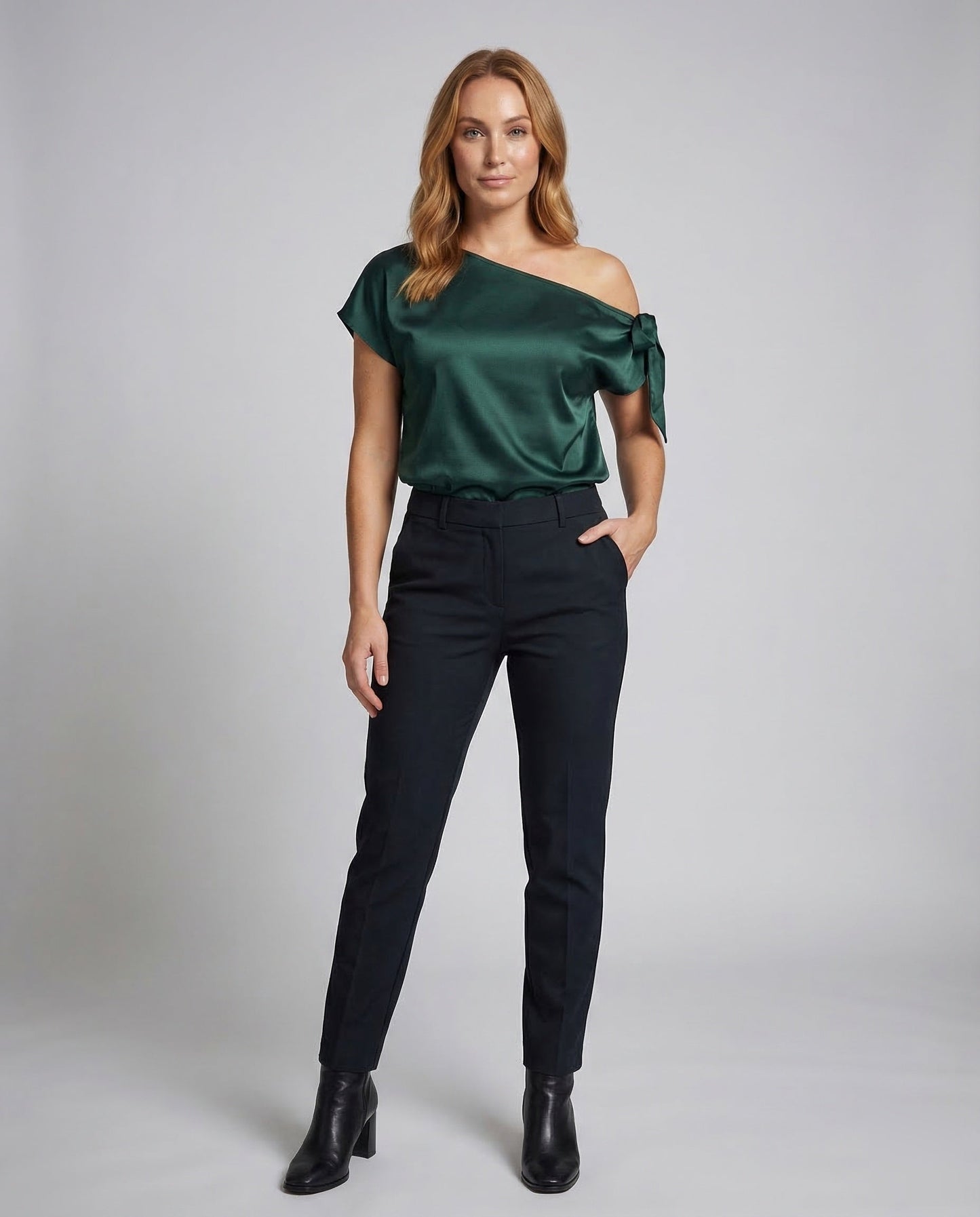 Donna in Satin Asimmetrico - Brentozzi