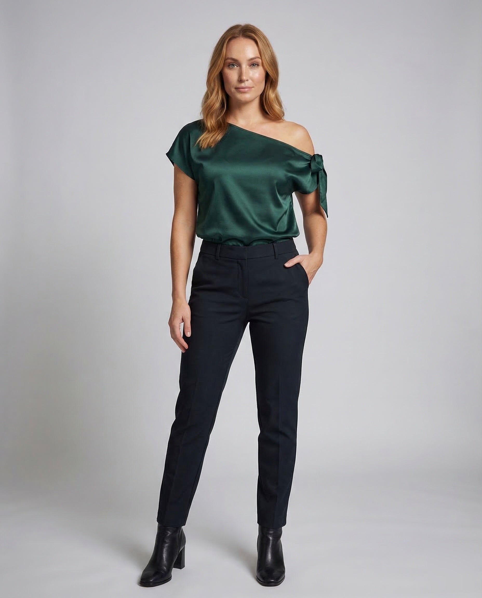Donna in Satin Asimmetrico - Brentozzi
