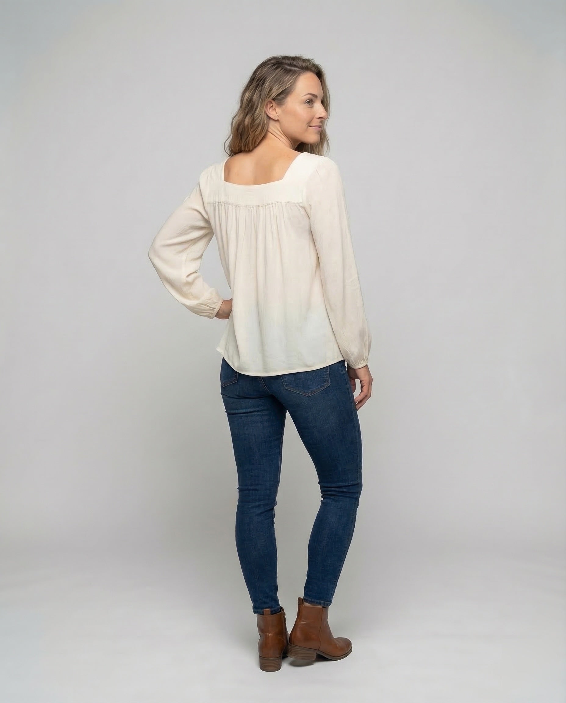 Product 15537211179338 - back_view