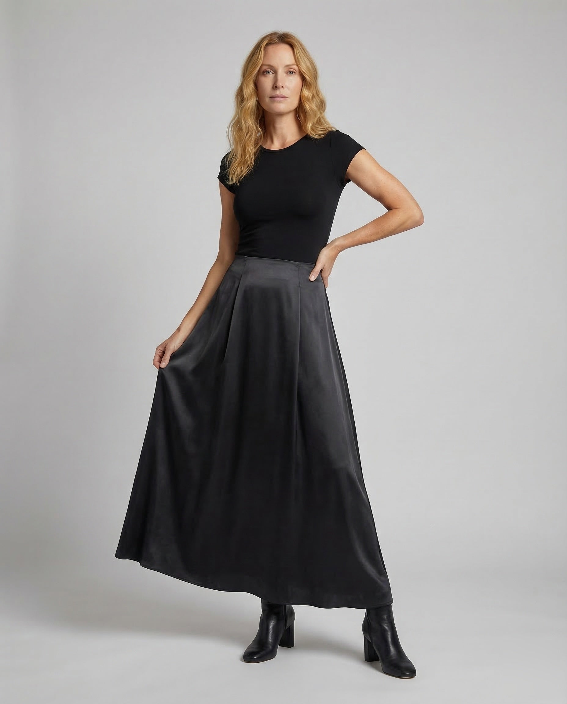 Gonna Maxi Donna in Satin con Pieghe a Campana - Brentozzi