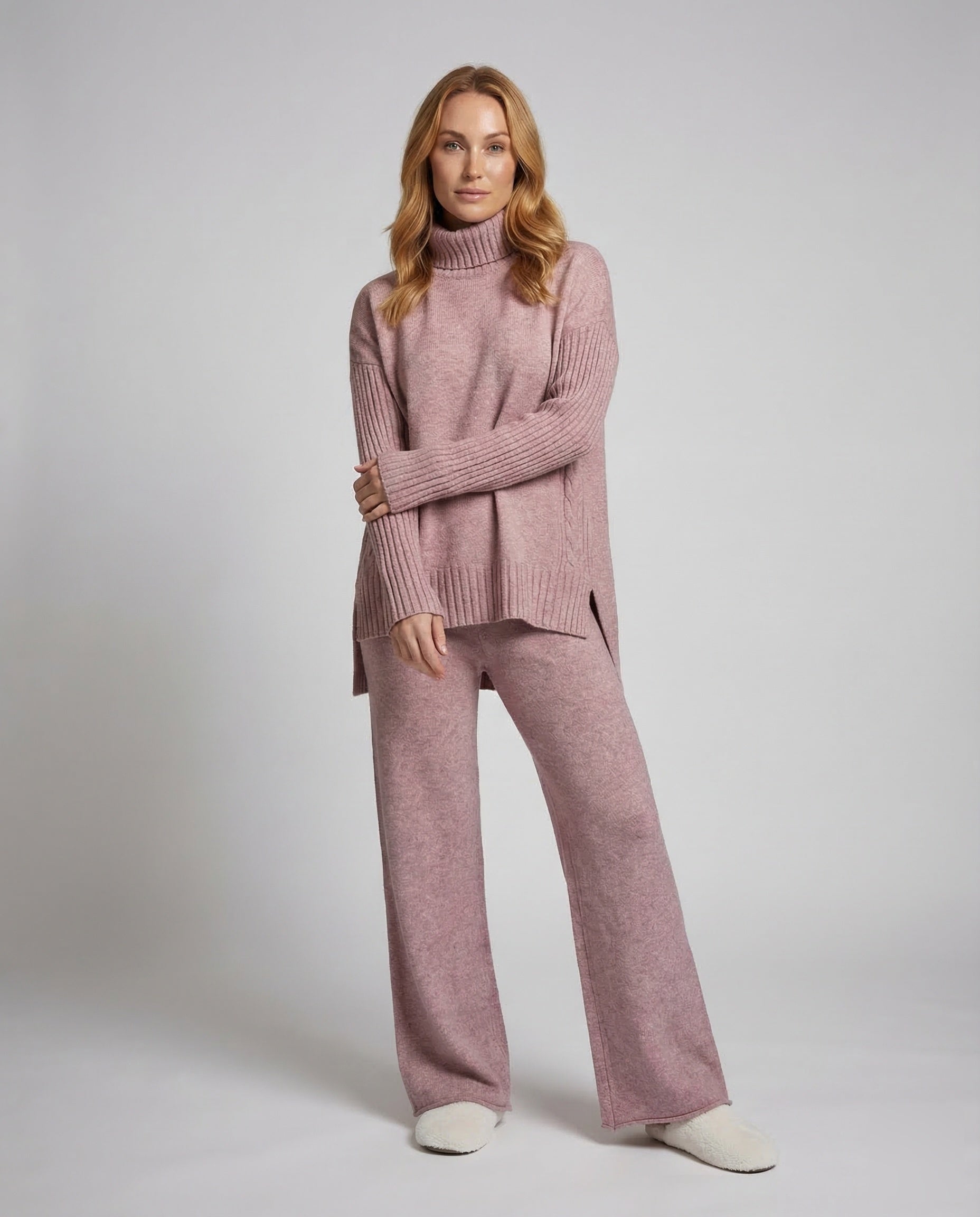 Completo Donna Maglia e Pantaloni in Maglia Sottile Collo Alto - Brentozzi
