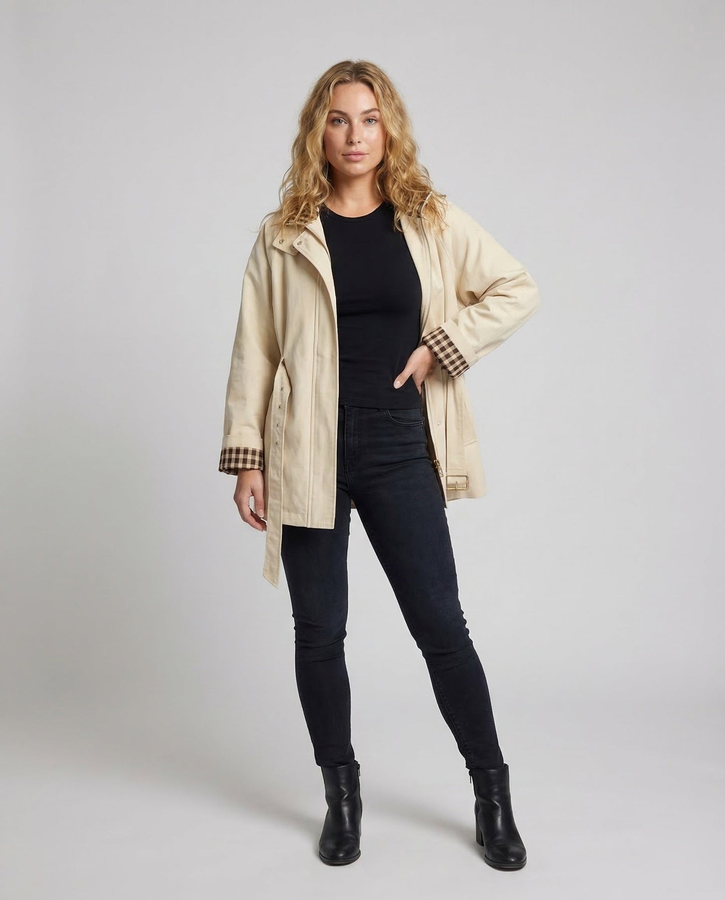 Cappotto Corto Donna in Tessuto Sagomato con Cintura in Vita - Brentozzi