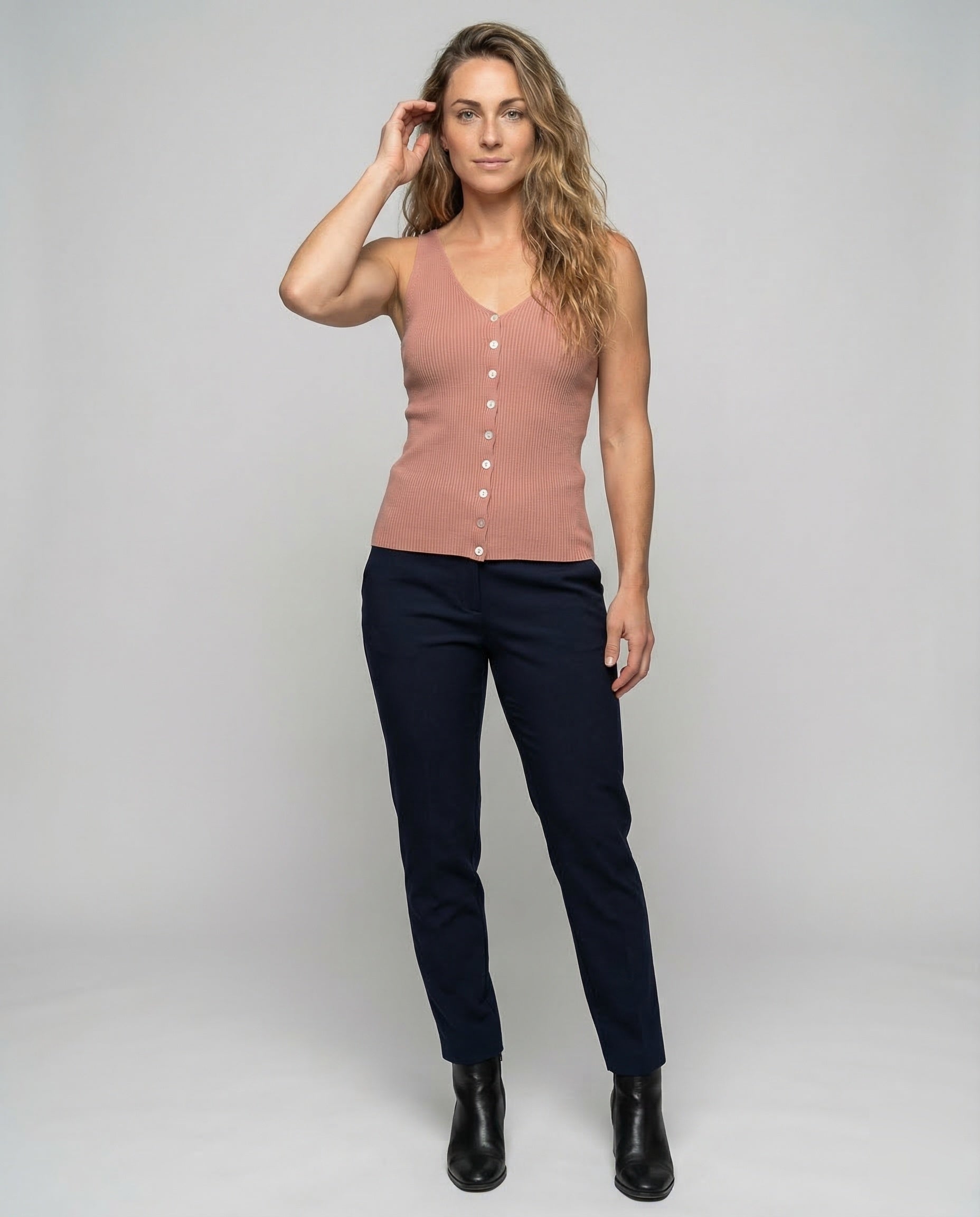 Donna in Maglia a Costine Scollo a V - Brentozzi