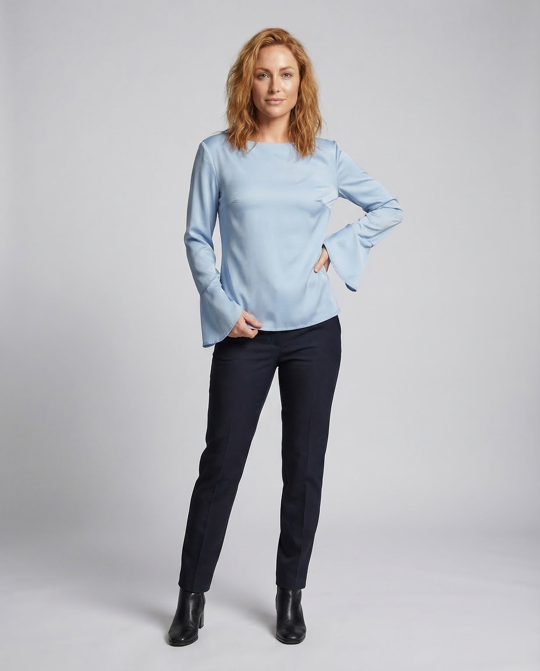 Blusa Donna Leggera Scollo Barca Maniche con Polsini - Brentozzi