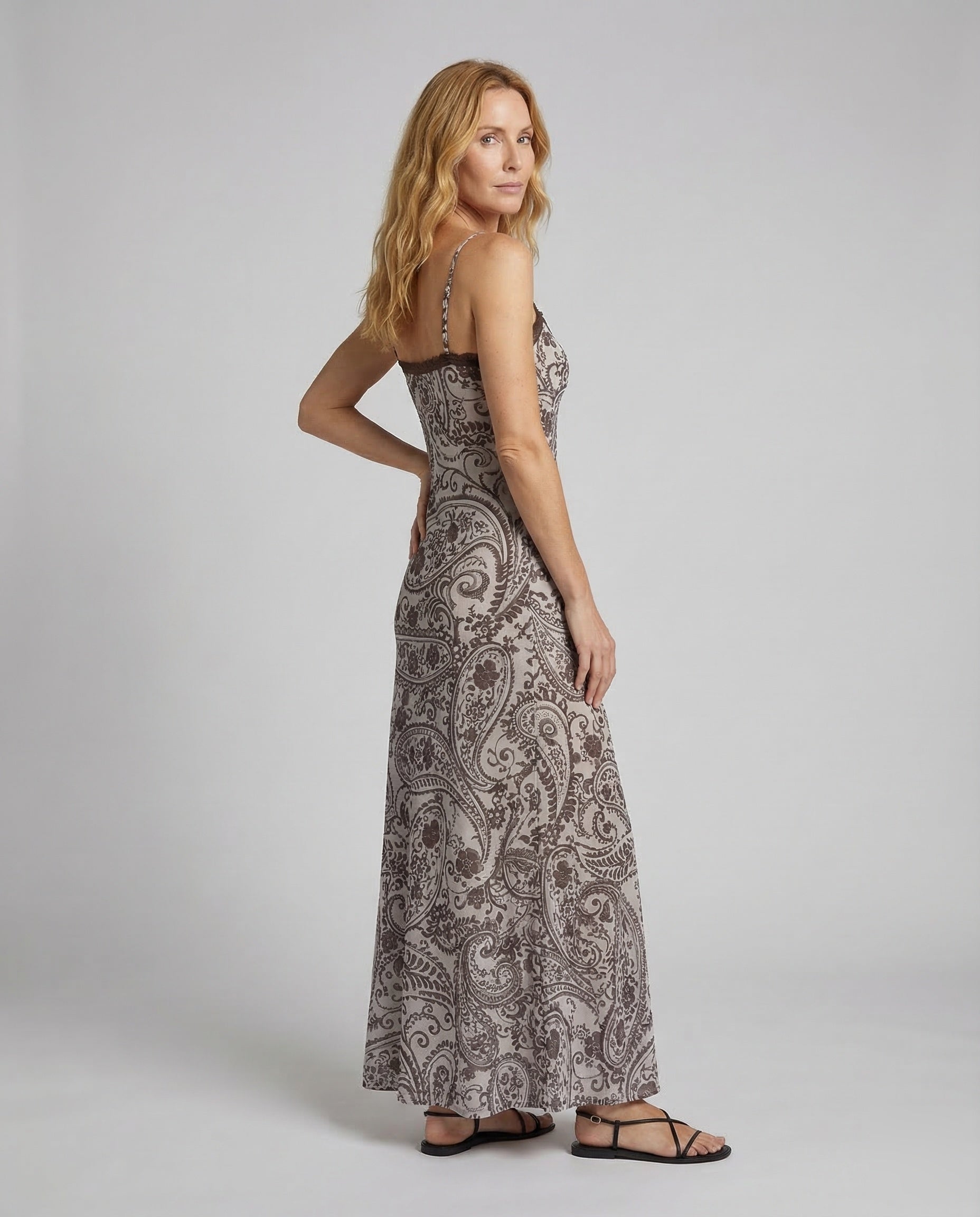 Abito Donna Trapezio Scollo a V Fantasia Paisley - Brentozzi