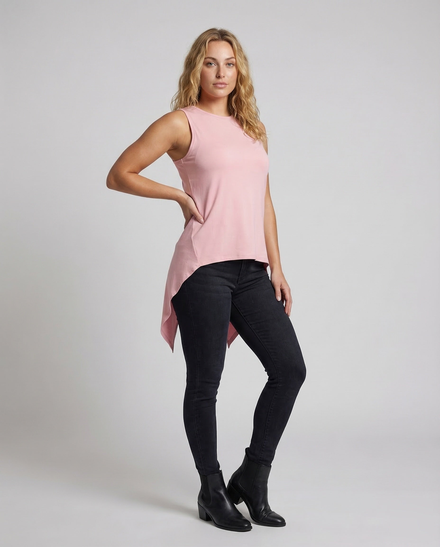 Lungo Donna Smanicato con Spacco Posteriore - Brentozzi