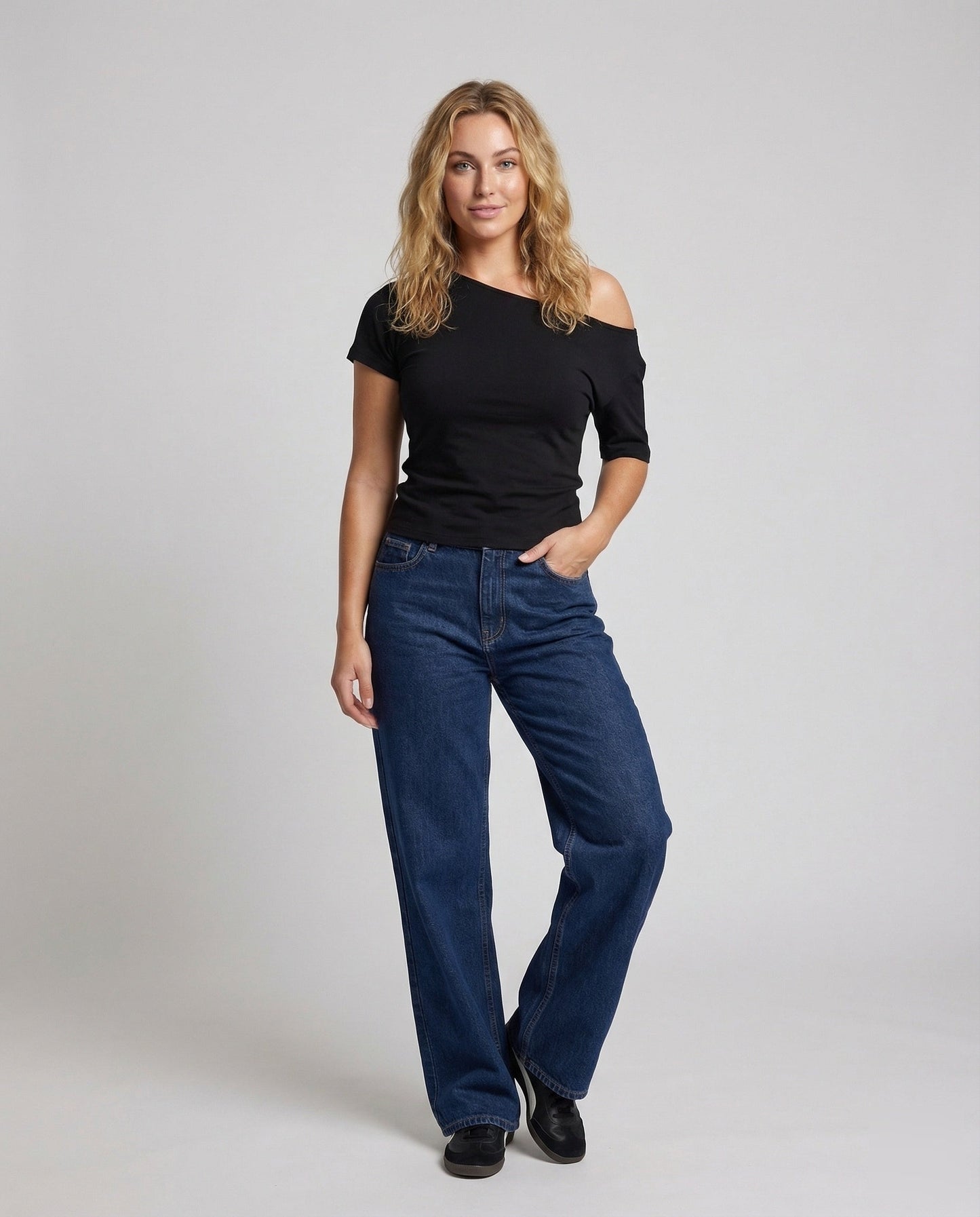 Donna in Jersey Asimmetrico Spalle Scoperte - Brentozzi
