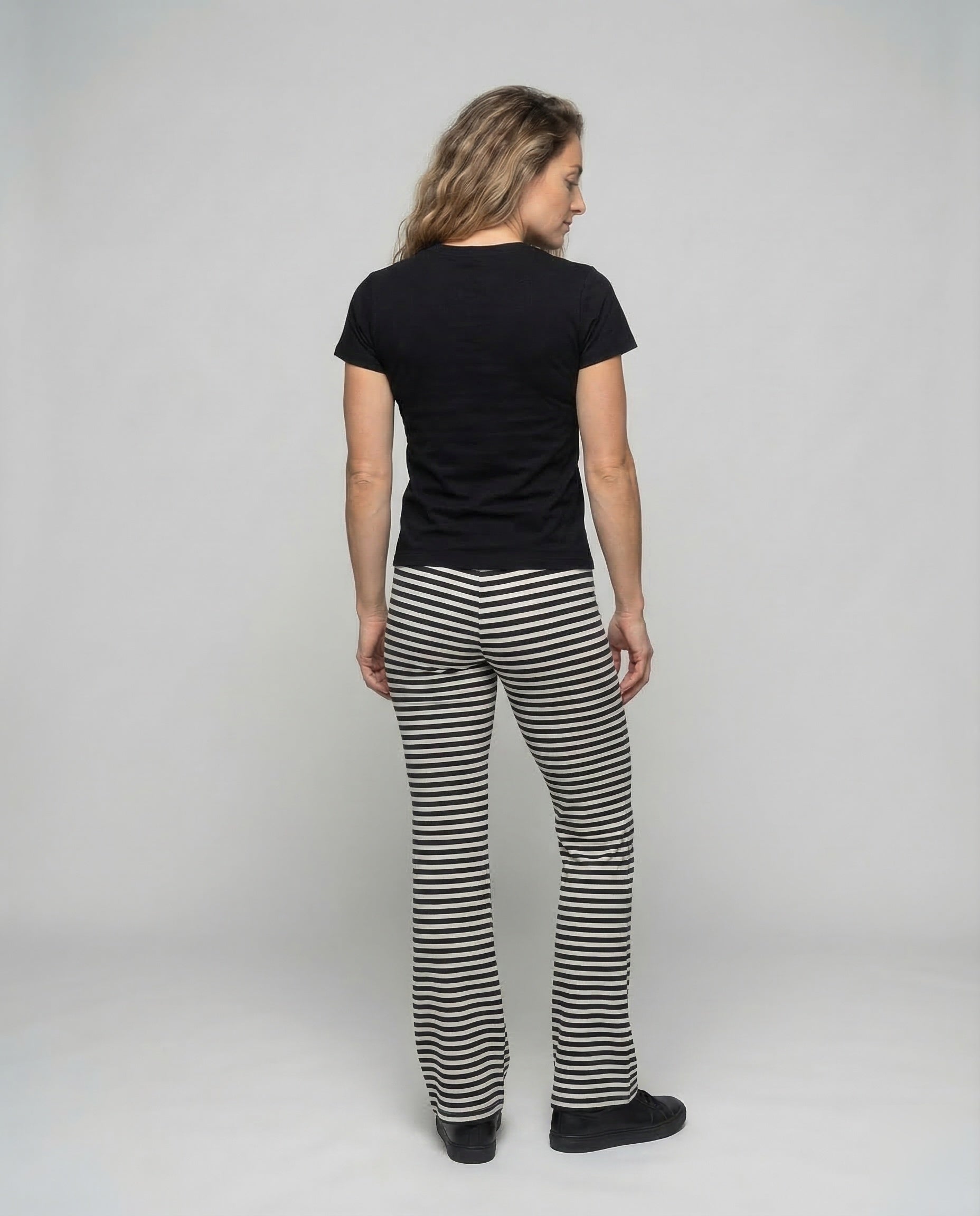 Product 15540682228042 - back_view