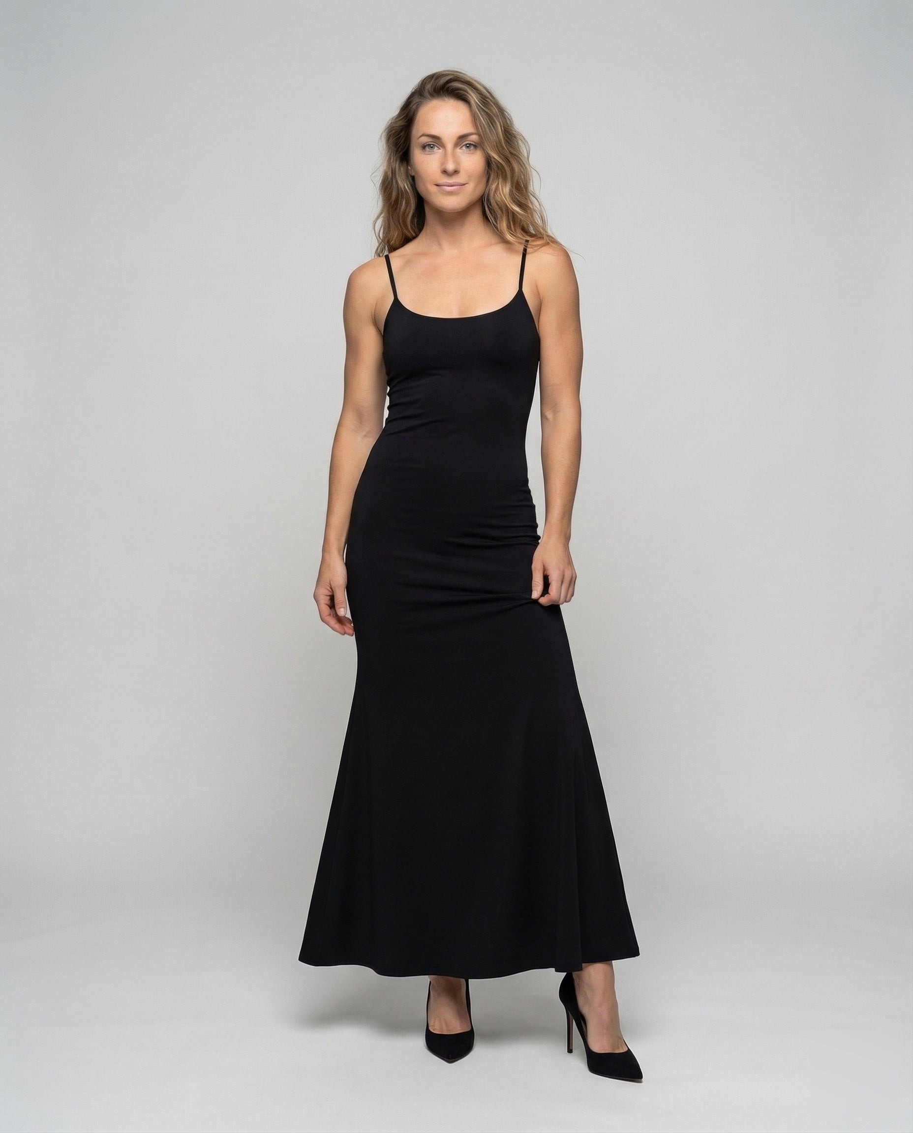 Abito Maxi Donna Elegante Scollo Spalline Sottili Orlo Svasato - Brentozzi