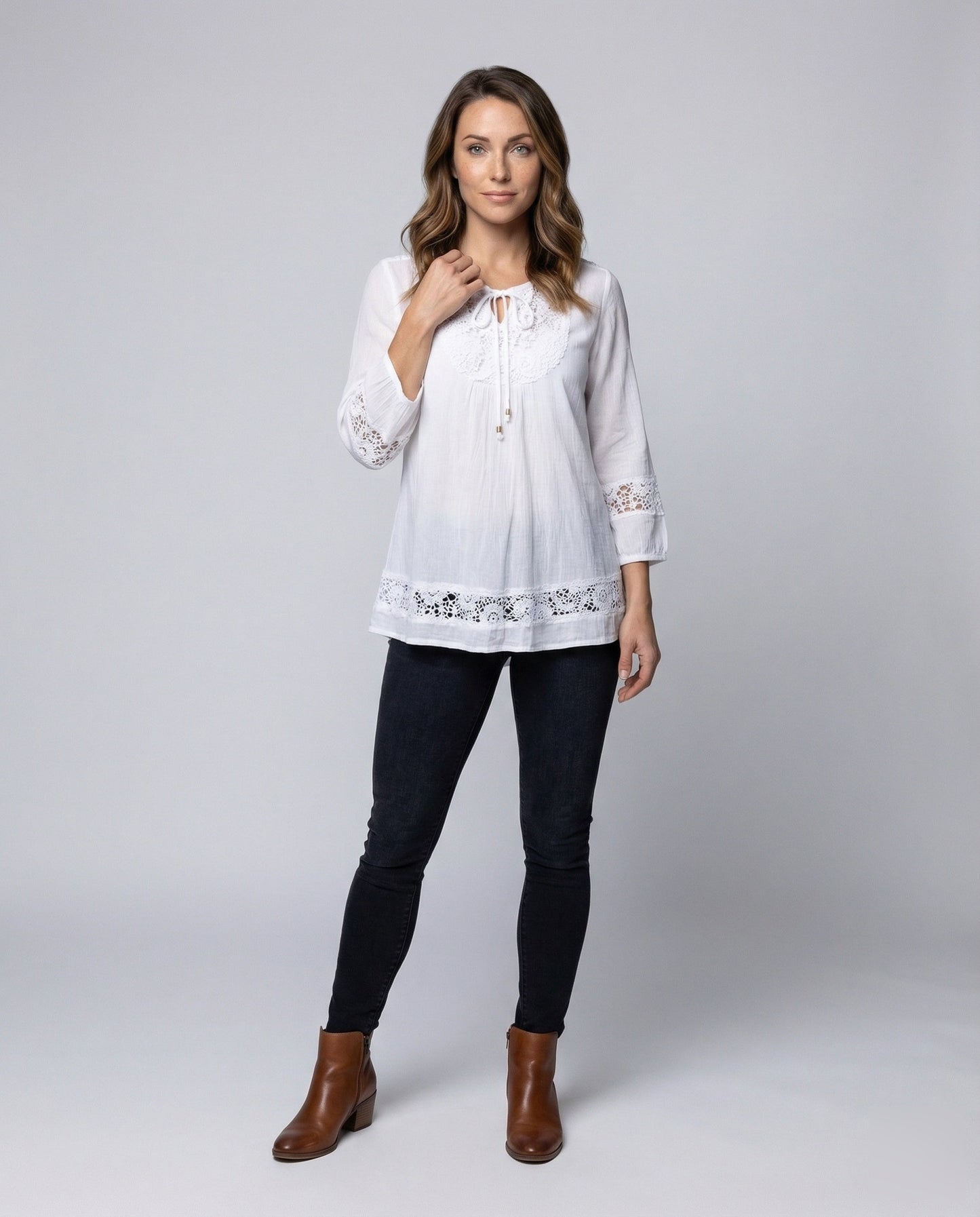 Donna in Mesh Drappeggiato Scollo a V con Maniche a Mantella - Brentozzi