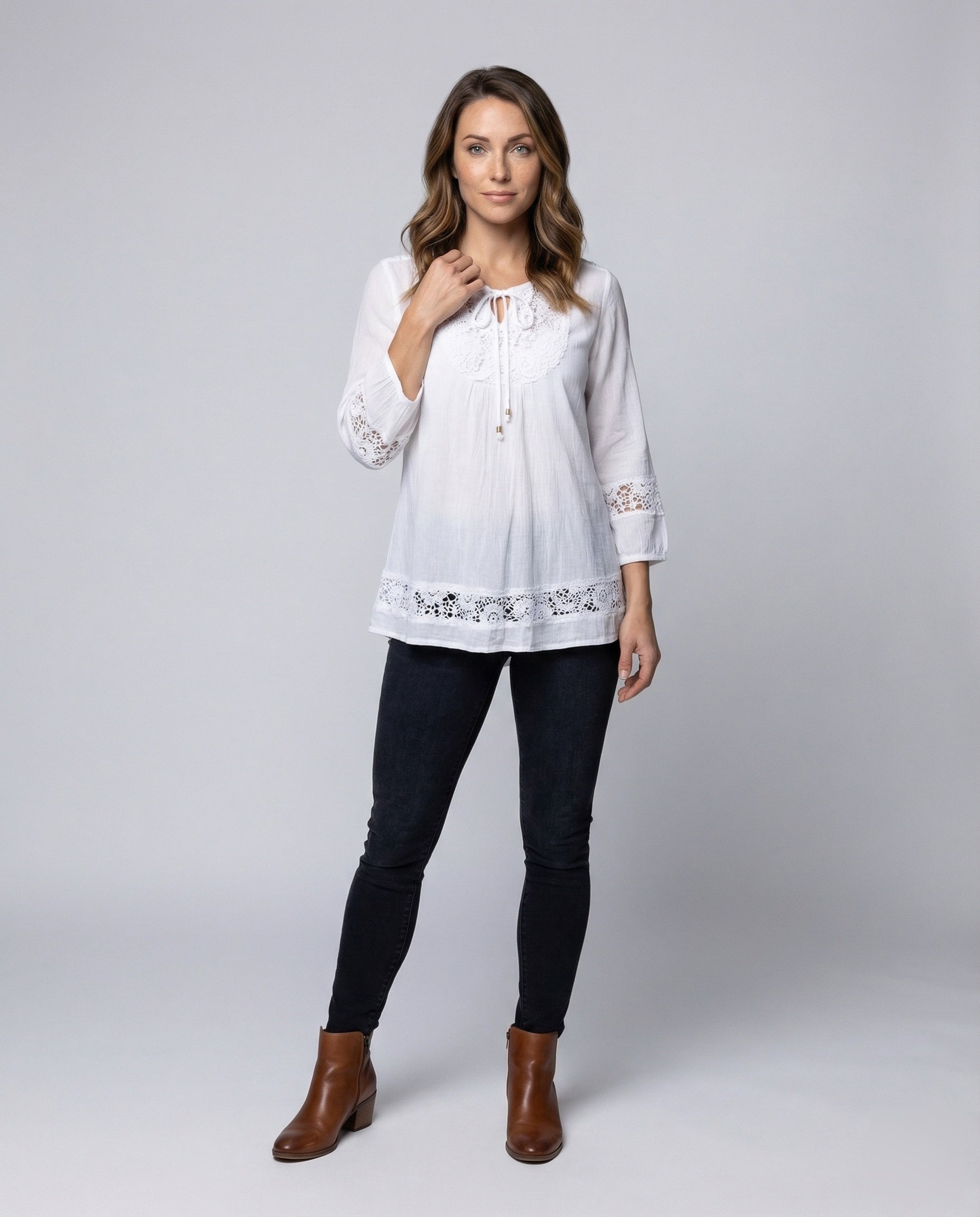 Donna in Mesh Drappeggiato Scollo a V con Maniche a Mantella - Brentozzi