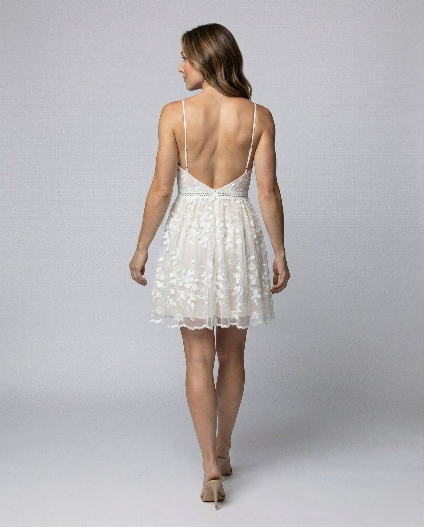 Abito Mini Donna in Pizzo Sottile con Spalline Sottili