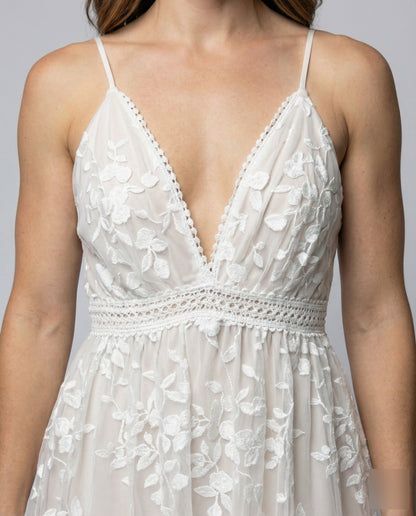 Abito Mini Donna in Pizzo Sottile con Spalline Sottili