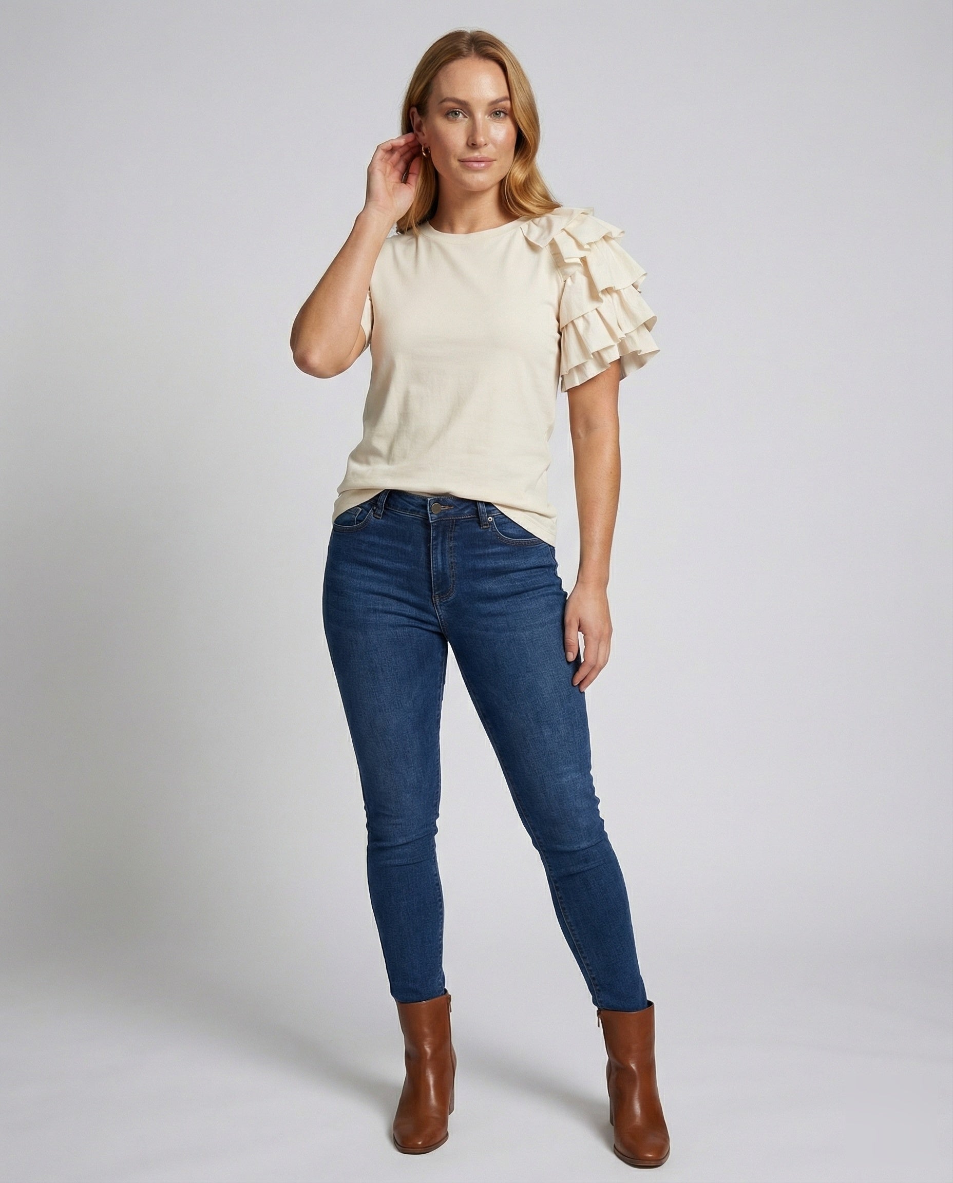 T-shirt Donna Asimmetrica con Volant - Brentozzi