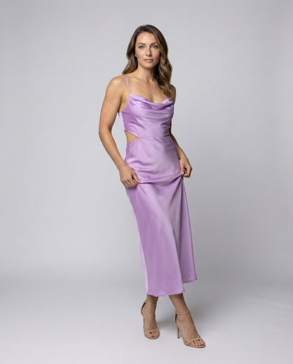 Donna Elegante in Satin Spalline Sottili - Brentozzi
