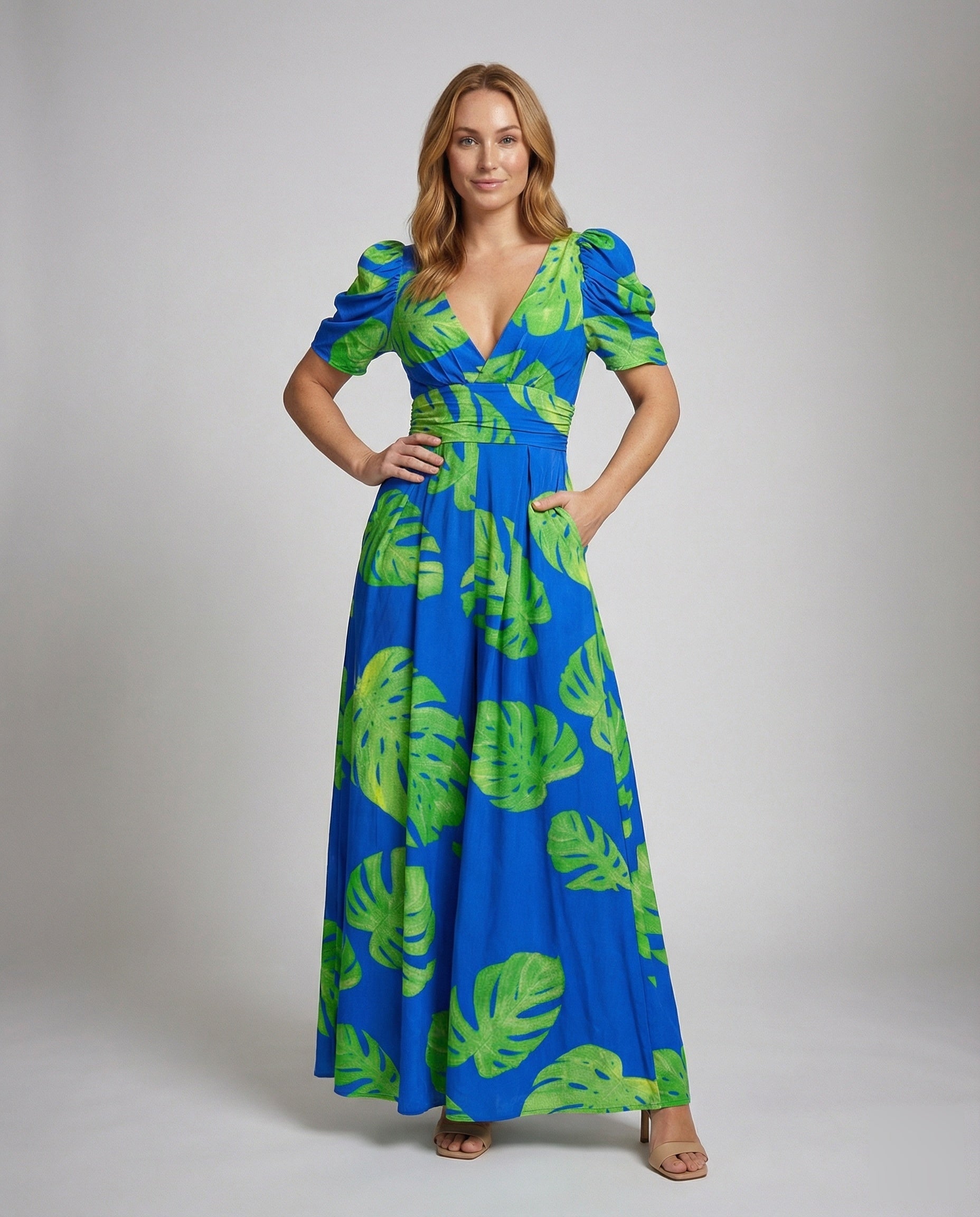 Abito Maxi Donna in Tessuto Fluido Stile Tropicale - Brentozzi