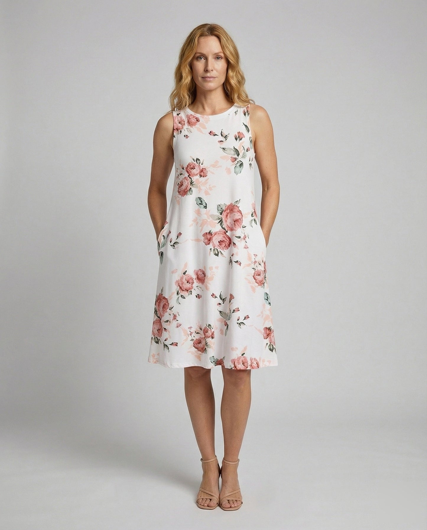 Abito Smanicato Donna Swing con Stampa Floreale - Brentozzi
