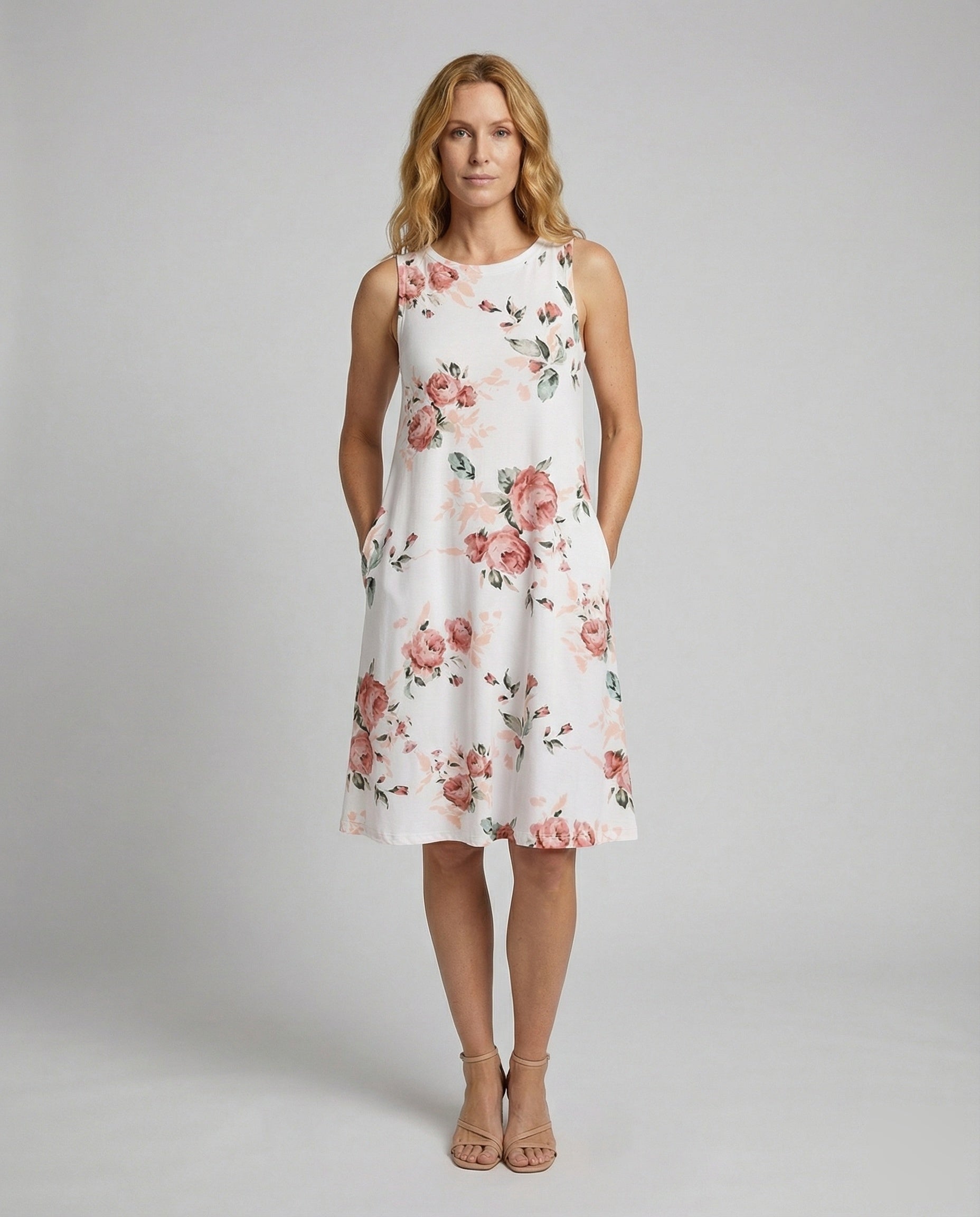 Abito Smanicato Donna Swing con Stampa Floreale - Brentozzi