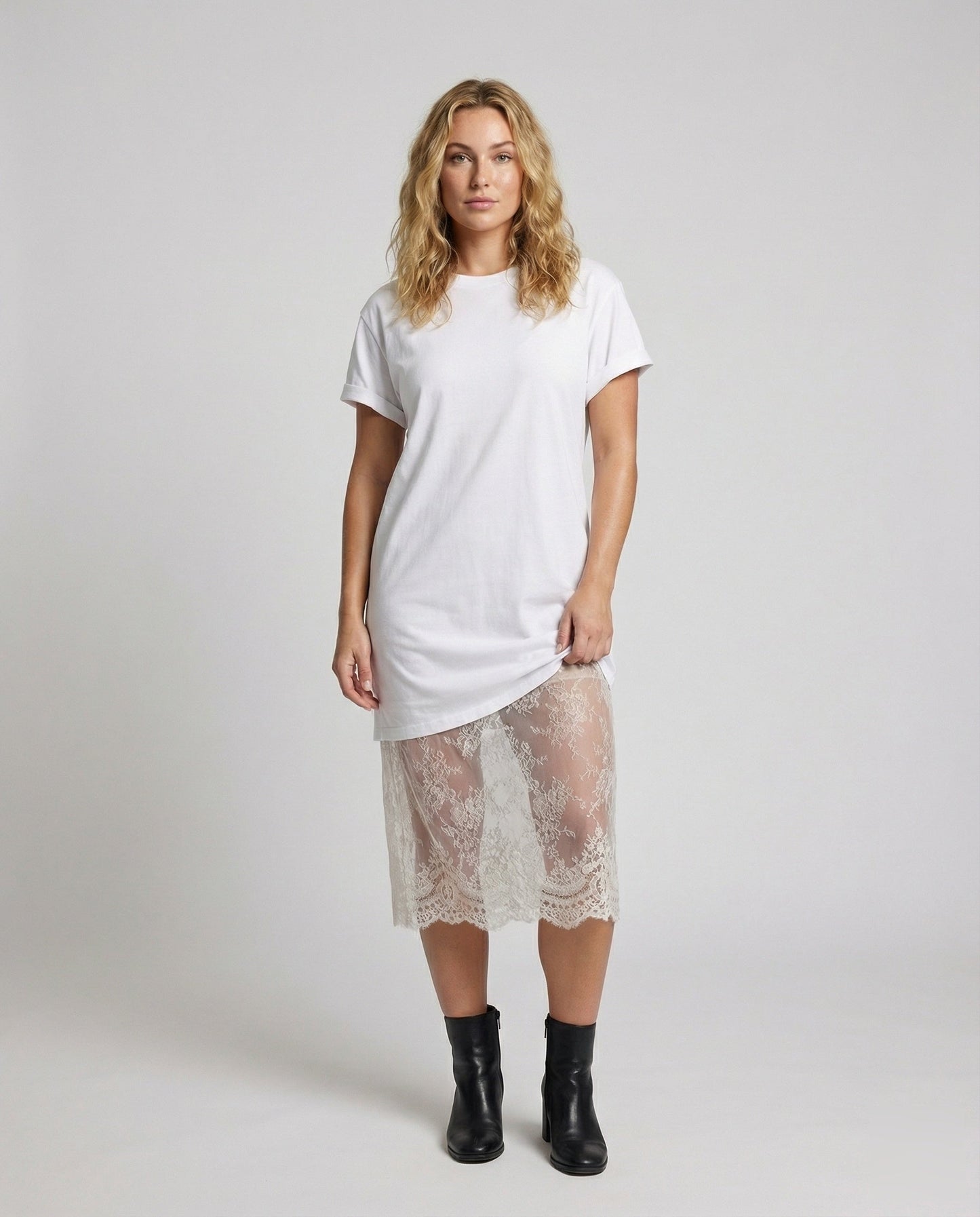 Abito T-shirt Donna Oversize Svasato con Orlo in Pizzo - Brentozzi