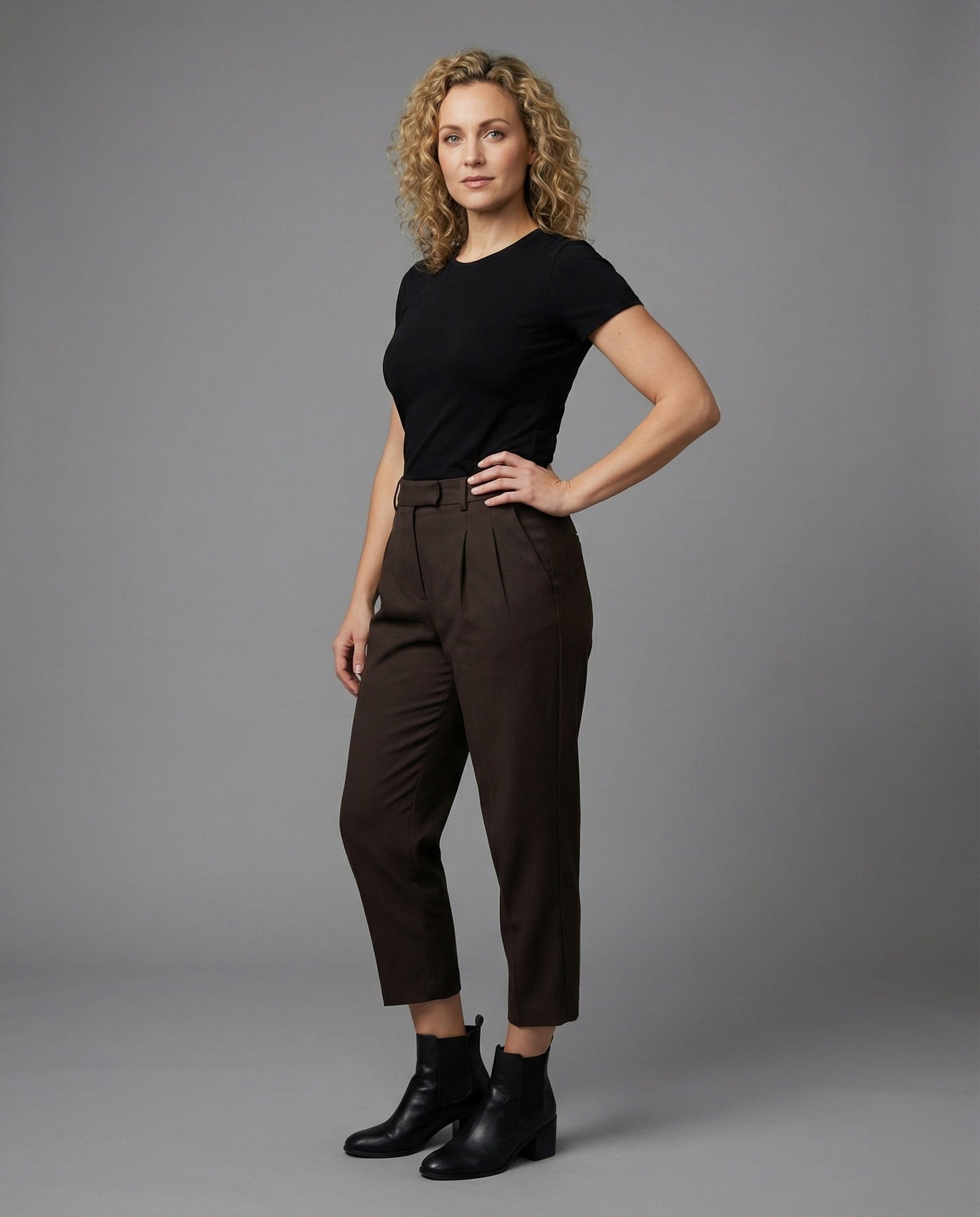 Pantaloni Cigarette Donna Eleganti con Pinces</assistant - Brentozzi