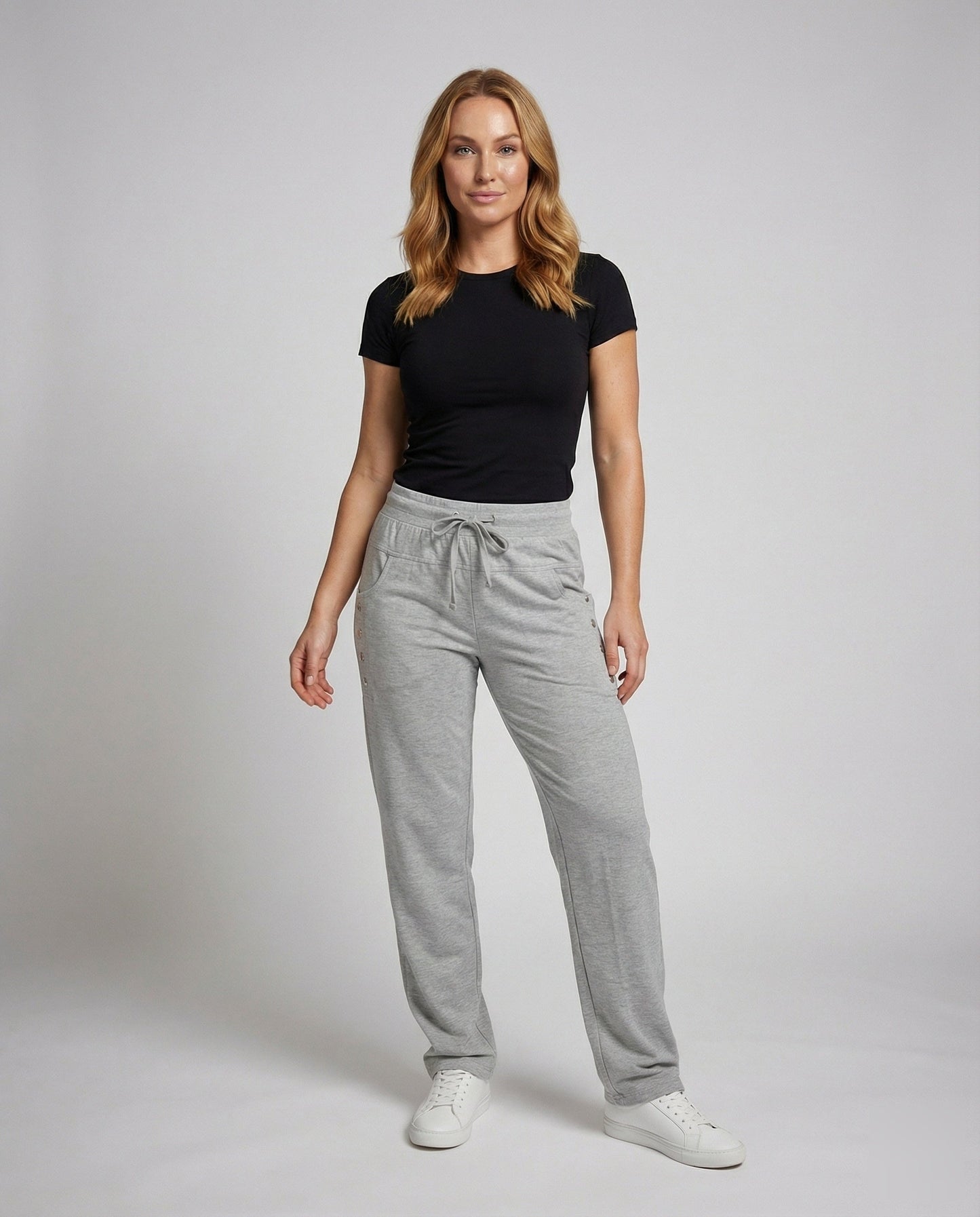 Pantaloni Jogging Donna Ampi con Bottoni Decorativi - Brentozzi
