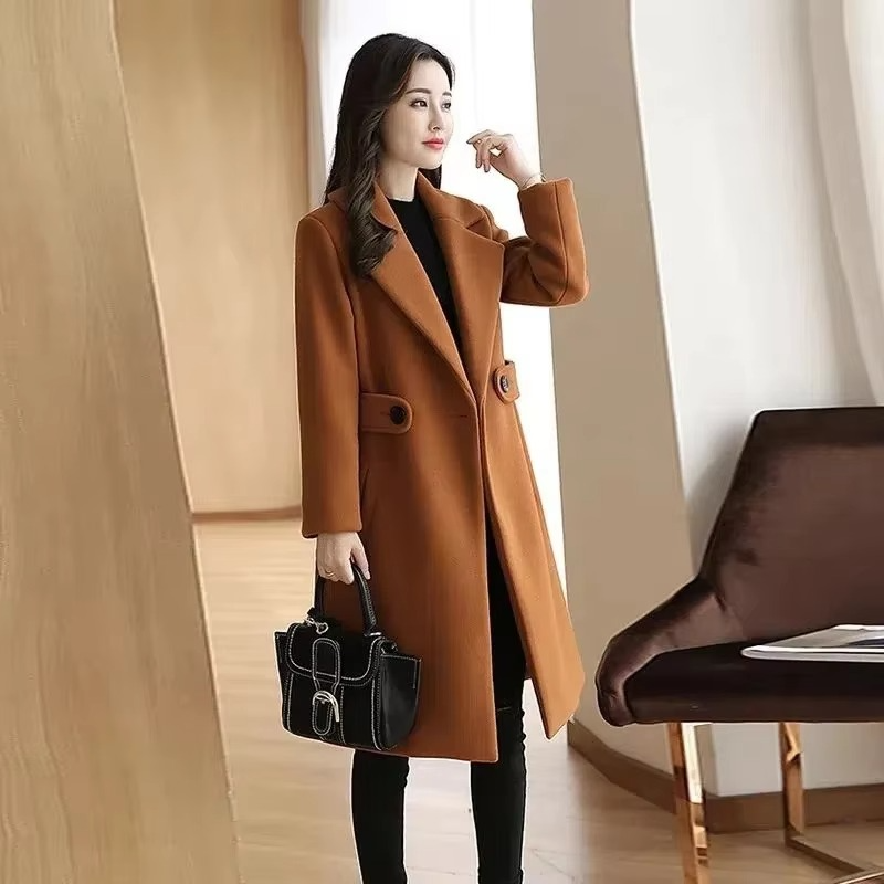 Giacca Invernale Donna con Cintura e Bottoni Elegante