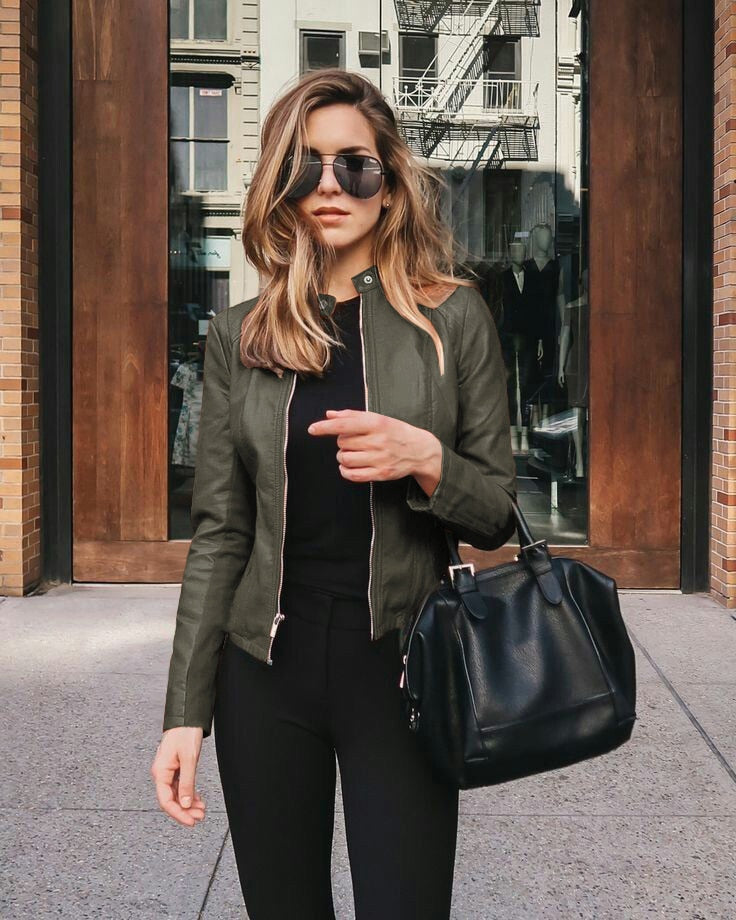 Giacca Donna Slim Fit in Pelle Stile Moderno