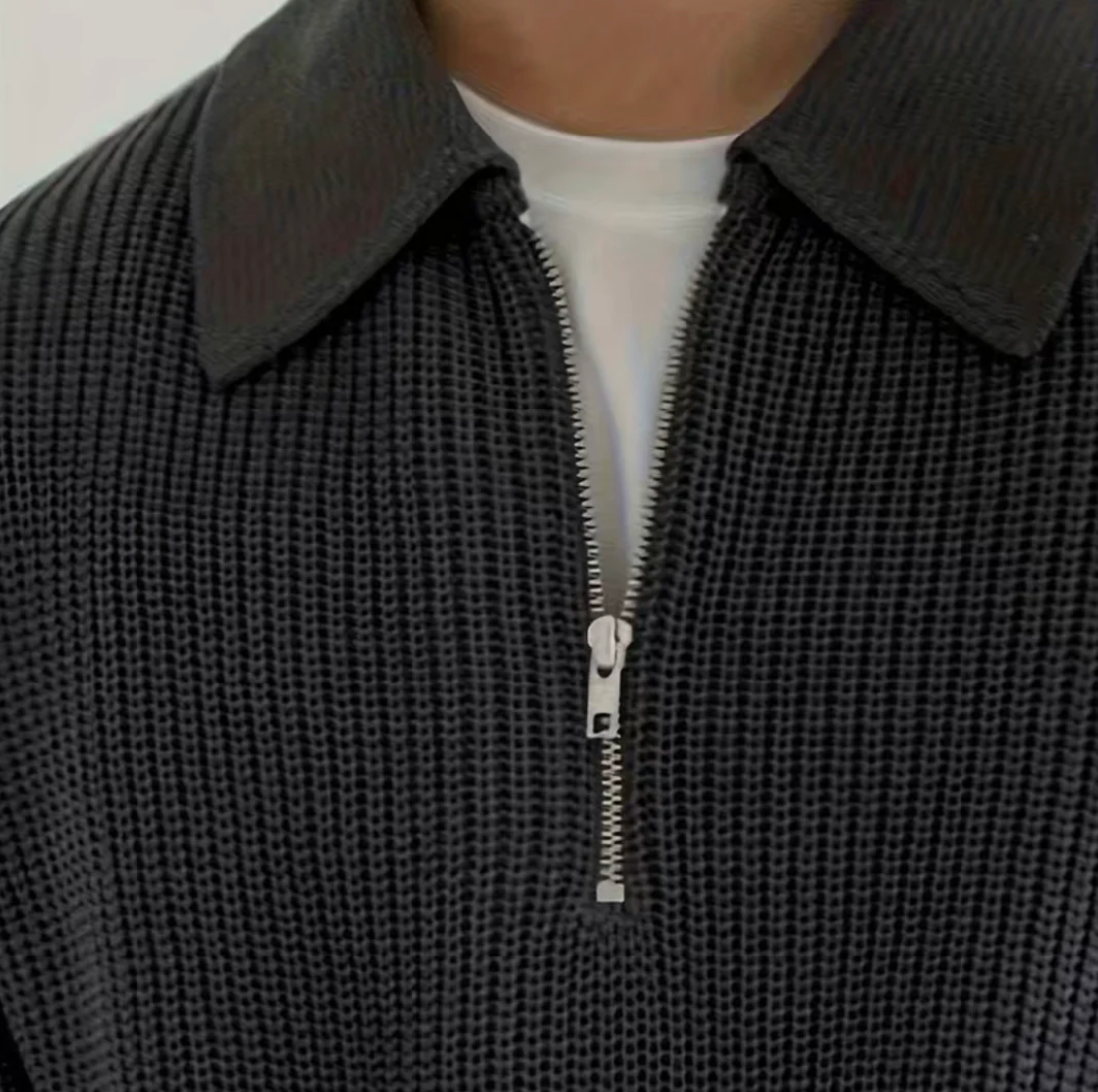 Maglione Uomo con Mezza Zip Design Classico Vestibilità Comoda
