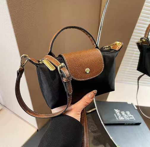 Pochette Donna in Pelle Compatta Pratica Quotidiana