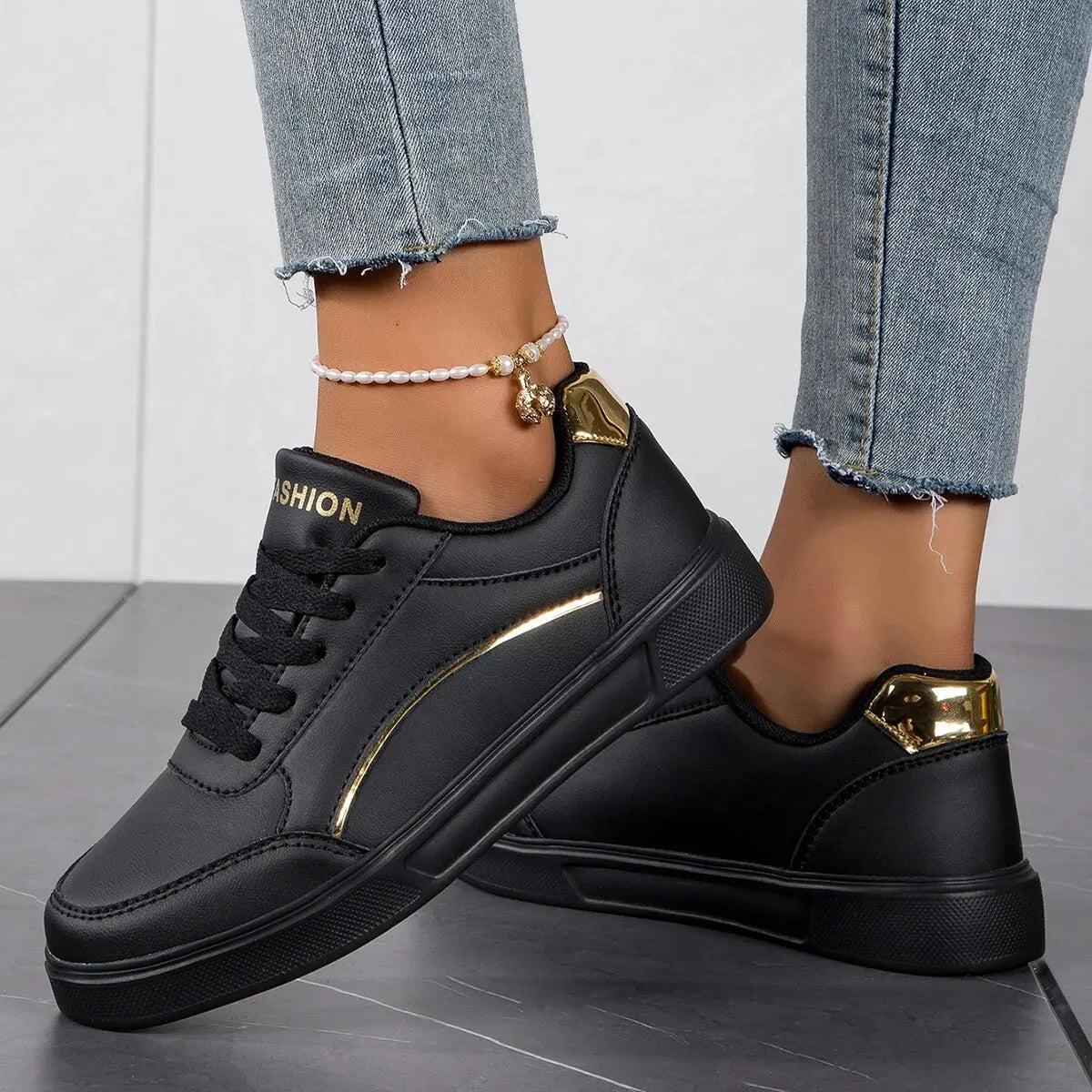 Sneakers comode da donna con plateau casual in similpelle 4