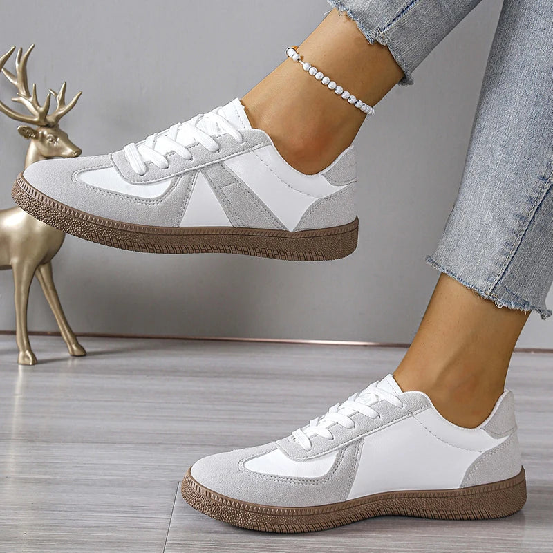 Sneakers da donna eleganti con tacco piatto, comode e sintetiche 5