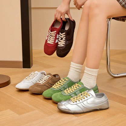 Sneakers da donna retrò con lacci, comode e sintetiche 1