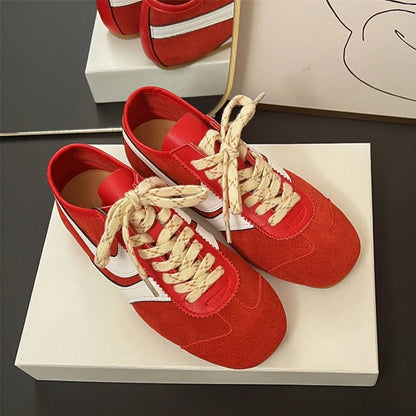Sneakers da donna retrò con lacci, comode e sintetiche 9