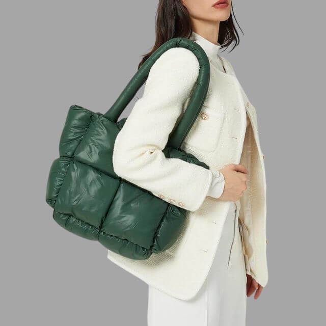 Borsa Donna Imbottita in Tessuto Metallico con Ruches e Tracolla