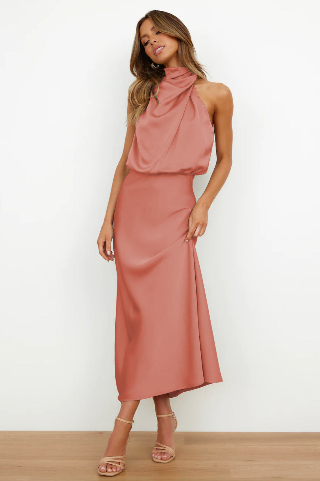 Vestito Lungo in Raso Elegante Per Donna | Veloria Salmone