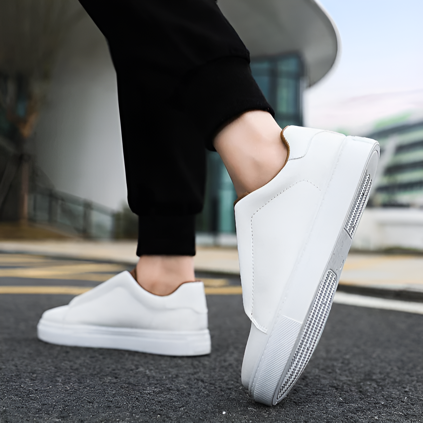 Sneaker Uomo in Pelle Vestibilità Classica