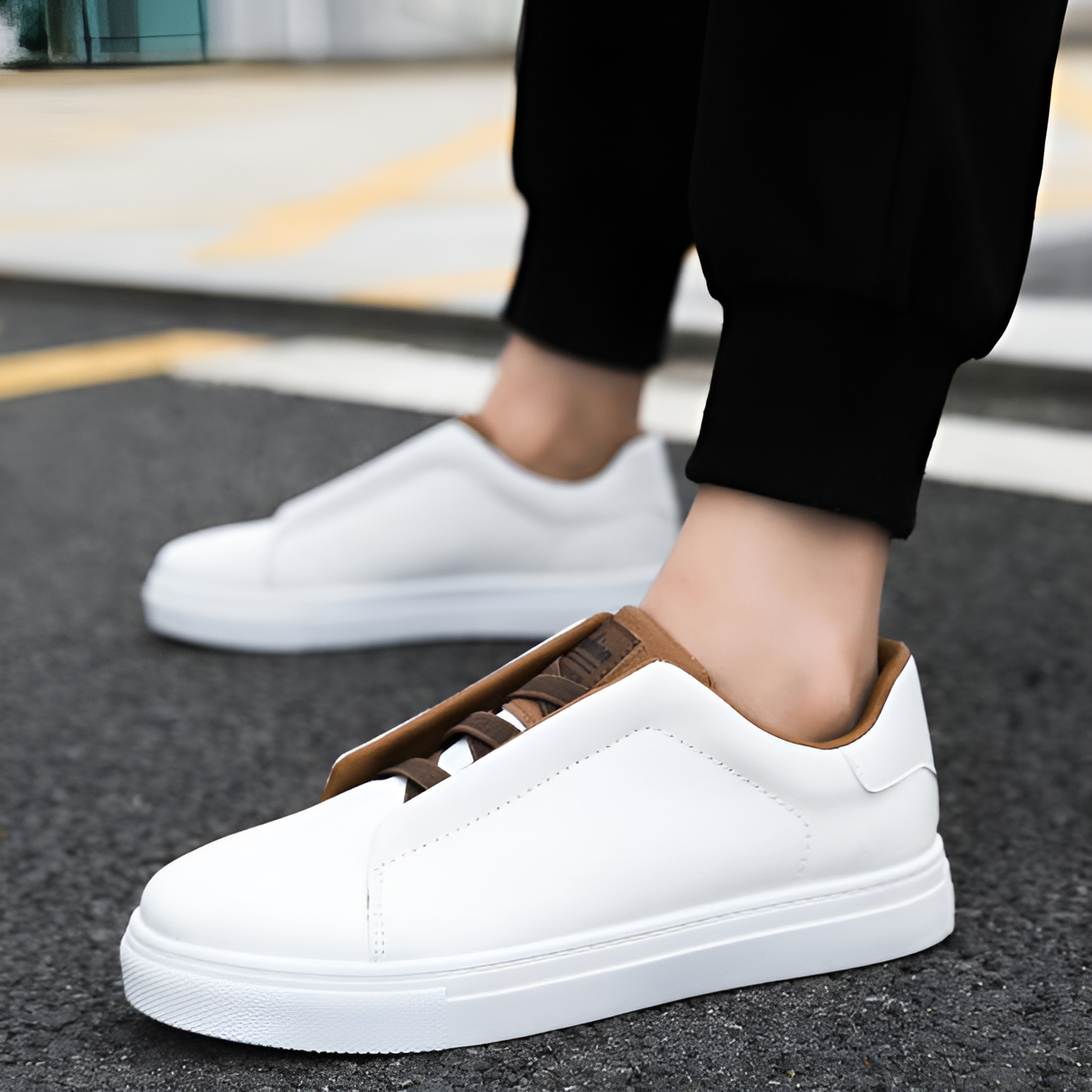Sneaker Uomo in Pelle Vestibilità Classica