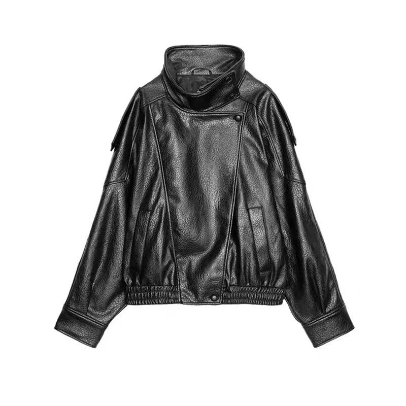 Blouson noir pour femme en tissu léger, avec col montant et poches pratiques, adapté pour un usage quotidien.
