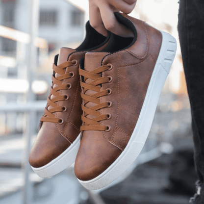 Sneakers Uomo in Pelle Design Elegante Comfortevole