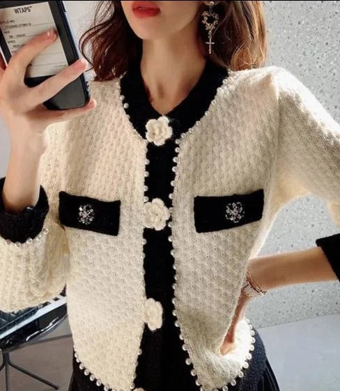 Cardigan Donna con Perle e Tasche Decorative - Vesarelli