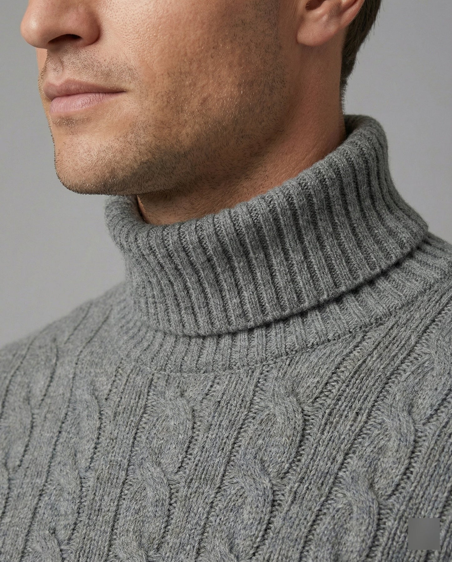 Maglione Uomo a Collo Alto in Maglia a Coste