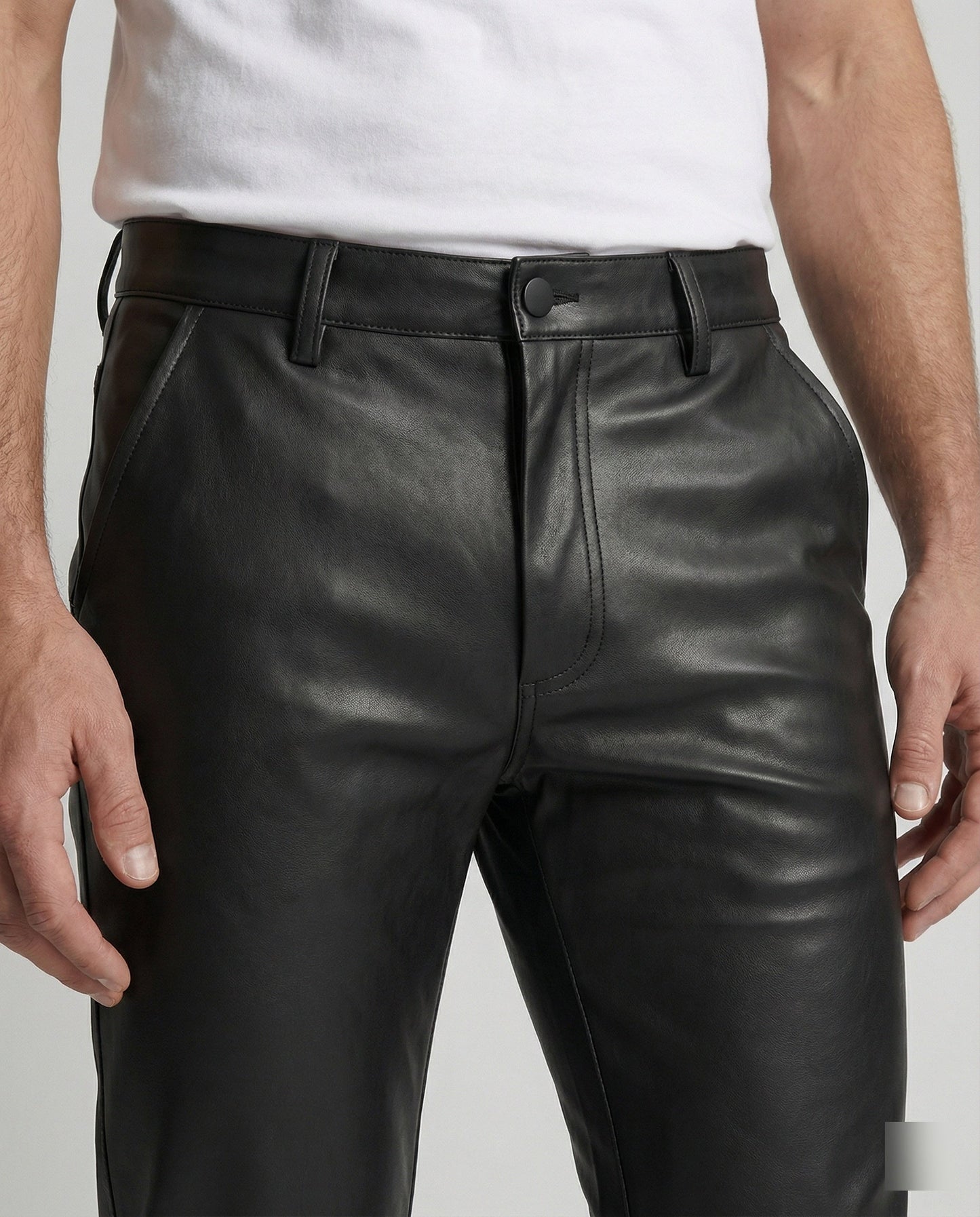 Pantaloni Uomo in Ecopelle Taglio Slim