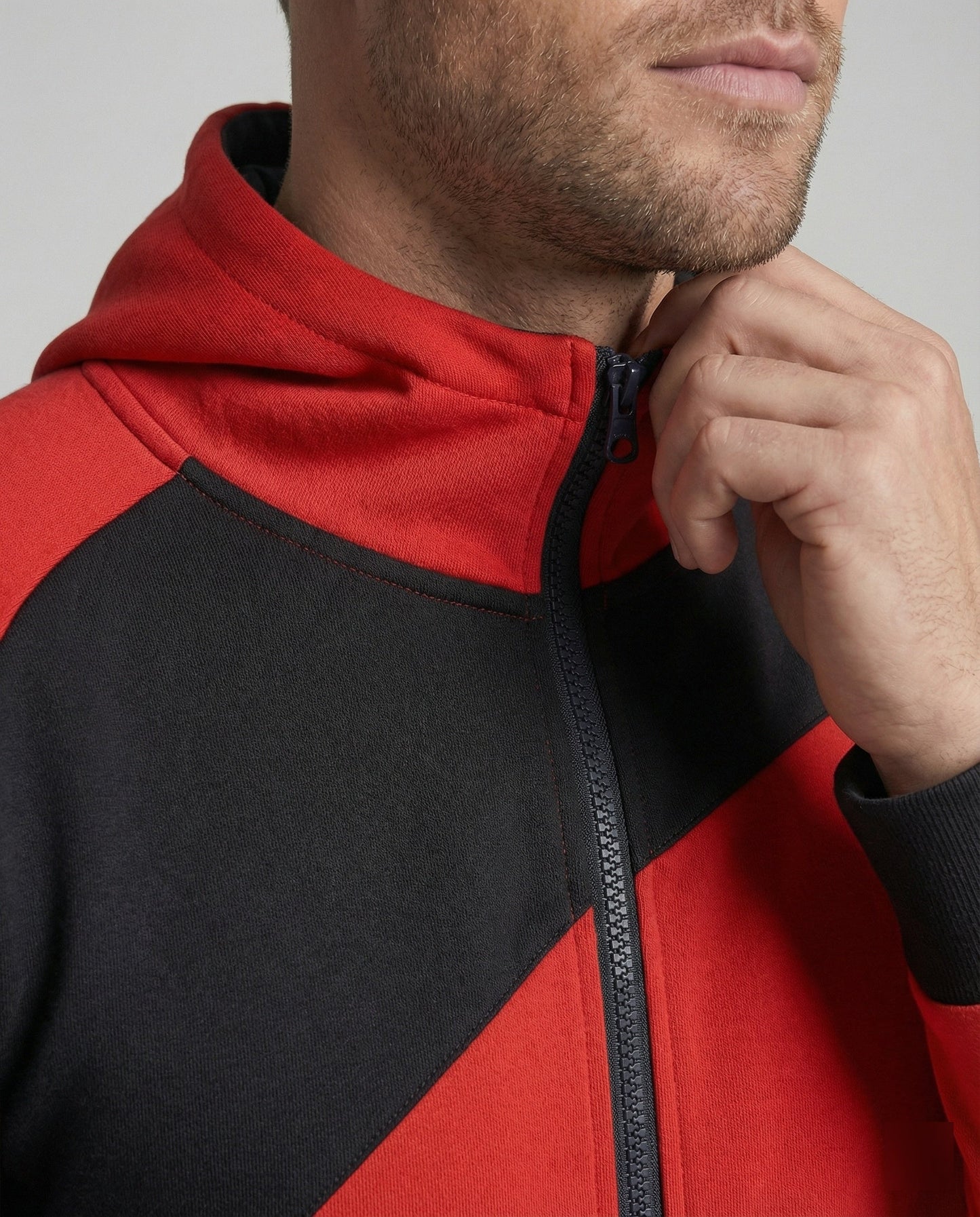Tuta Jogging Uomo con Cappuccio Slim Fit