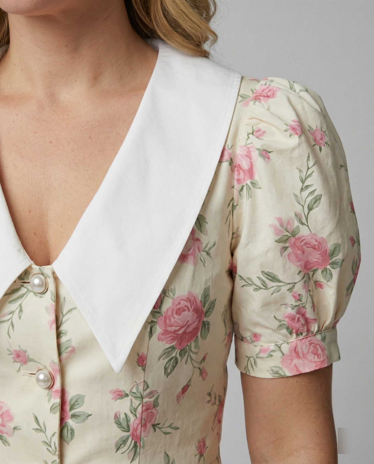 Abito Donna con Maniche a Sbuffo Stile Floreale